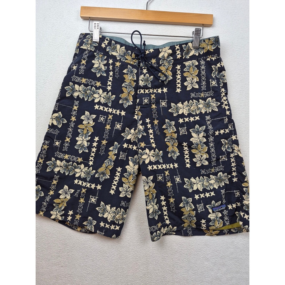 Patagonia Board Shorts Mens 32 Navy Blue Floral Hawaiian Swim Trunks Pataloha